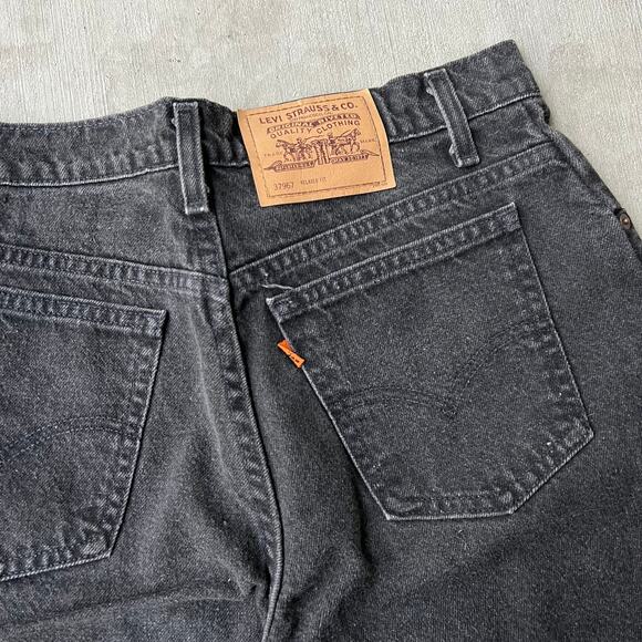 Vintage Y2K women’s black denim jean shorts - Picture 2 of 4